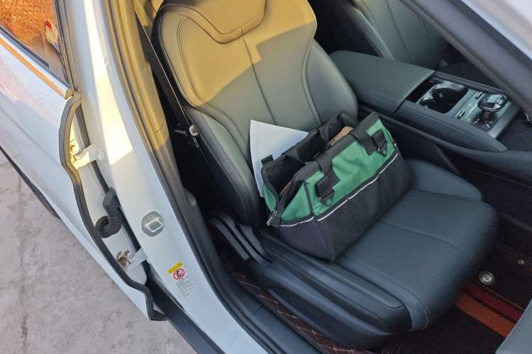 Used BYD Qin L 2025 DM-i Smart Drive 120KM Leading Model Right Front Seat