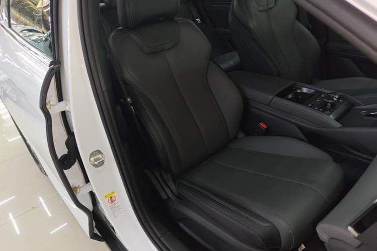 Used BYD Qin L 2025 DM-i Smart Drive 80KM Leading Model Right Front Seat