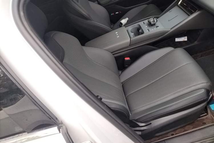 Used BYD Qin L 2025 DM-i Smart Drive 80KM Leading Model Right Front Seat
