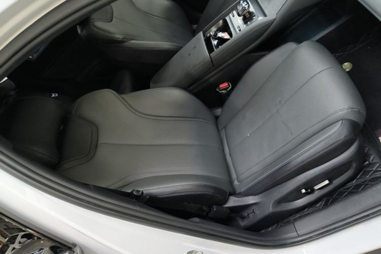 Used BYD Qin L 2025 DM-i Smart Drive 120KM Superior Model Right Front Seat