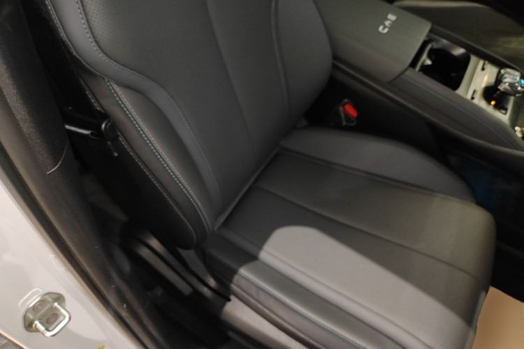 Used BYD Qin L 2025 DM-i Smart Drive 80KM Leading Model Right Front Seat