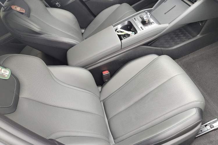 Used BYD Qin L 2025 DM-i Smart Drive 80KM Leading Model Right Front Seat