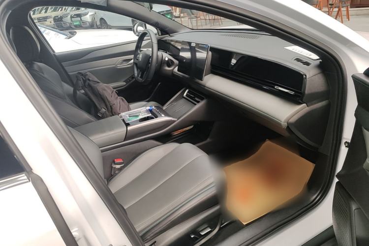 Used BYD Qin L 2025 EV 545KM Beyond Version Right Front Seat