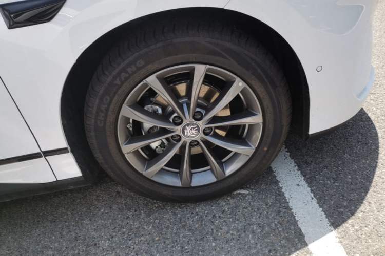 Used BYD Qin L 2025 EV 545KM Beyond Version Right Front Wheel Hub