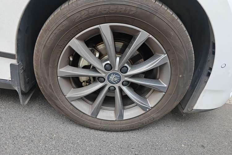 Used BYD Qin L 2025 EV 470KM Leading Edition Right Front Wheel Hub
