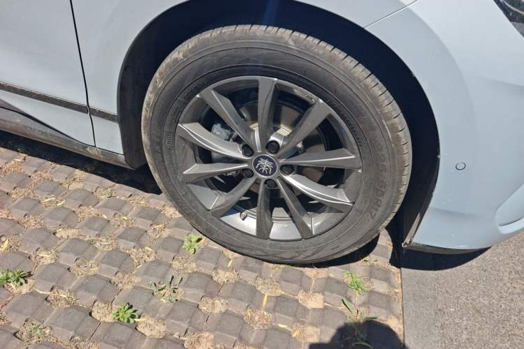 Used BYD Qin L 2025 EV 470KM Leading Edition Right Front Wheel Hub