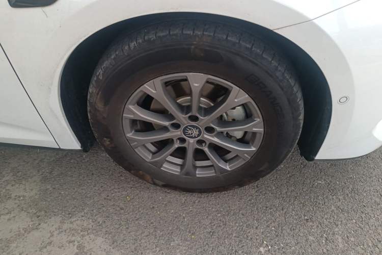 Used BYD Qin L 2025 DM-i Smart Drive 80KM Leading Model Right Front Wheel Hub