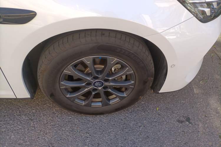 Used BYD Qin L 2025 DM-i Smart Drive 80KM Leading Model Right Front Wheel Hub