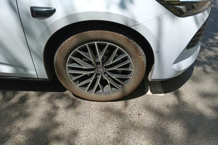 Used BYD Qin L 2025 DM-i Smart Drive 120KM Excellence Model Right Front Wheel Hub
