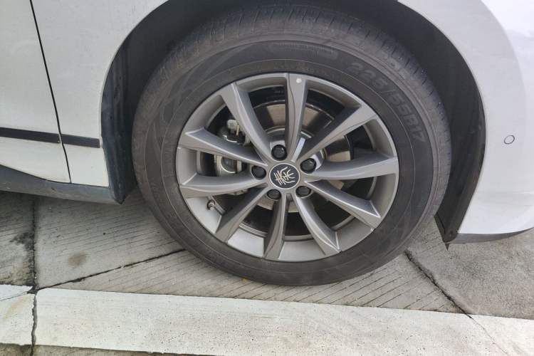 Used BYD Qin L 2025 EV 545KM Beyond Version Right Front Wheel Hub