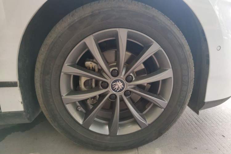Used BYD Qin L 2025 EV 545KM Beyond Version Right Front Wheel Hub