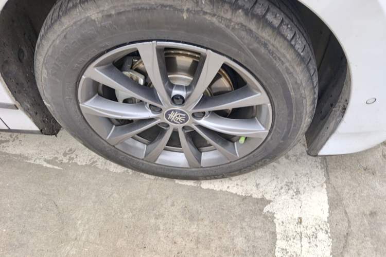 Used BYD Qin L 2025 EV 545KM Beyond Version Right Front Wheel Hub