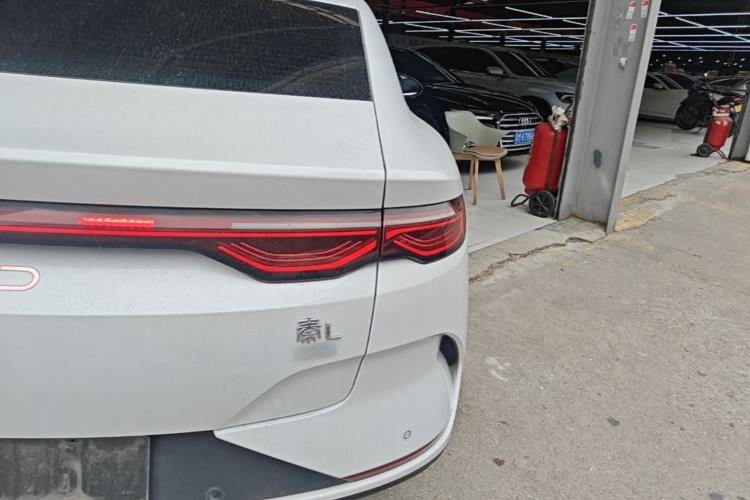 Used BYD Qin L 2025 EV 545KM Excellence Edition Right Rear Taillight