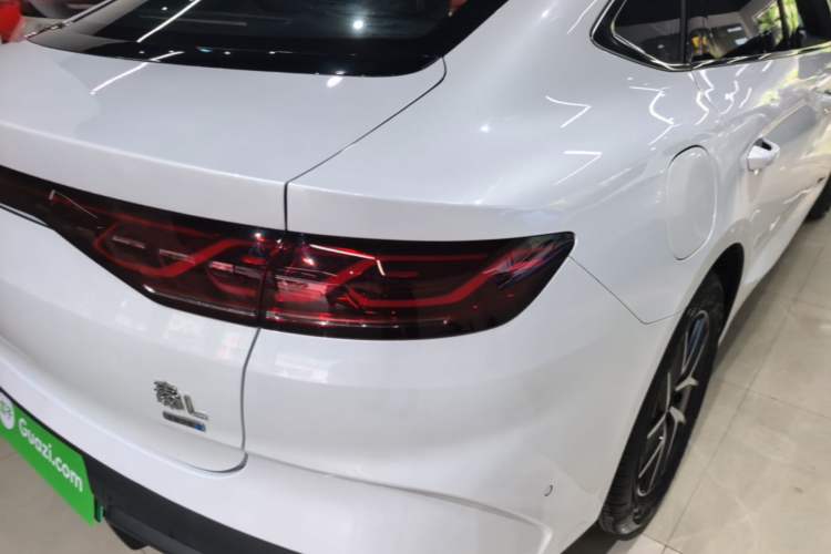 Used BYD Qin L 2025 DM-i Smart Drive 120KM Superior Model Right Rear Taillight