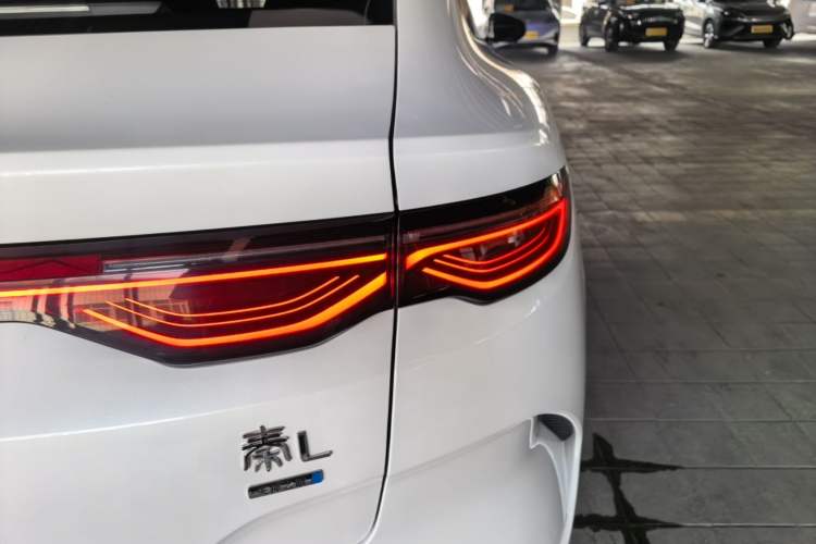 Used BYD Qin L 2025 EV 545KM Beyond Version Right Rear Taillight