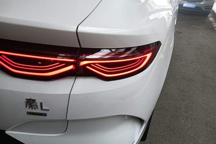 Used BYD Qin L 2025 EV 545KM Beyond Version Right Rear Taillight