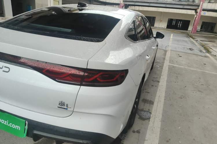 Used BYD Qin L 2025 DM-i Smart Drive 120KM Superior Model Right Rear Taillight