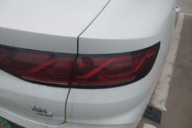 Used BYD Qin L 2025 DM-i Smart Drive 120KM Superior Model Right Rear Taillight
