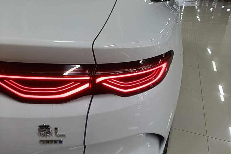 Used BYD Qin L 2025 EV 470KM Leading Edition Right Rear Taillight
