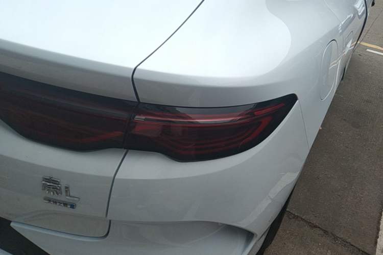 Used BYD Qin L 2025 EV 545KM Cloud Suspension Edition Right Rear Taillight