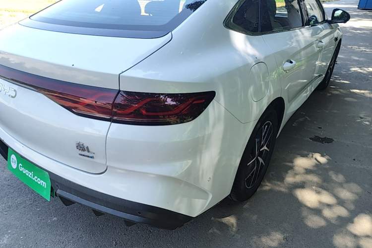 Used BYD Qin L 2025 DM-i Smart Drive 120KM Superior Model Right Rear Taillight
