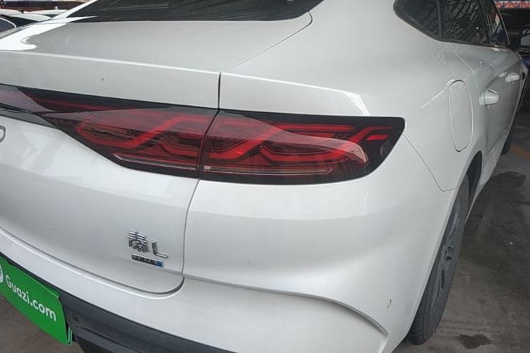 Used BYD Qin L 2025 DM-i Smart Drive 80KM Leading Model Right Rear Taillight