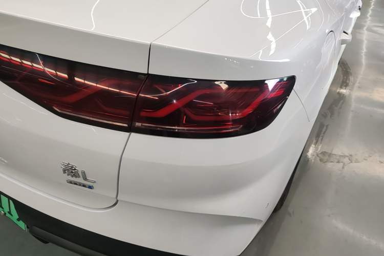 Used BYD Qin L 2025 DM-i Smart Drive 120KM Leading Model Right Rear Taillight
