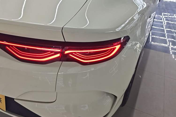 Used BYD Qin L 2025 EV 545KM Beyond Version Right Rear Taillight
