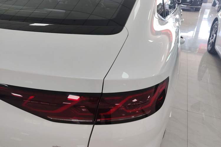 Used BYD Qin L 2025 DM-i Smart Drive 120KM Superior Model Right Rear Taillight