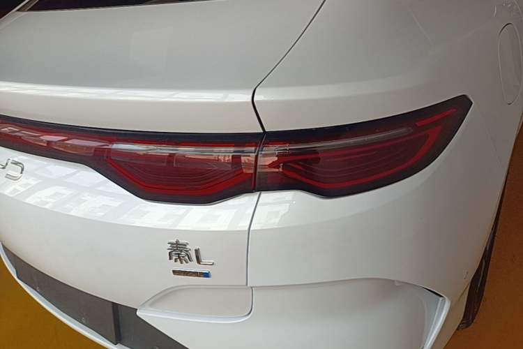 Used BYD Qin L 2025 EV 545KM Beyond Version Right Rear Taillight