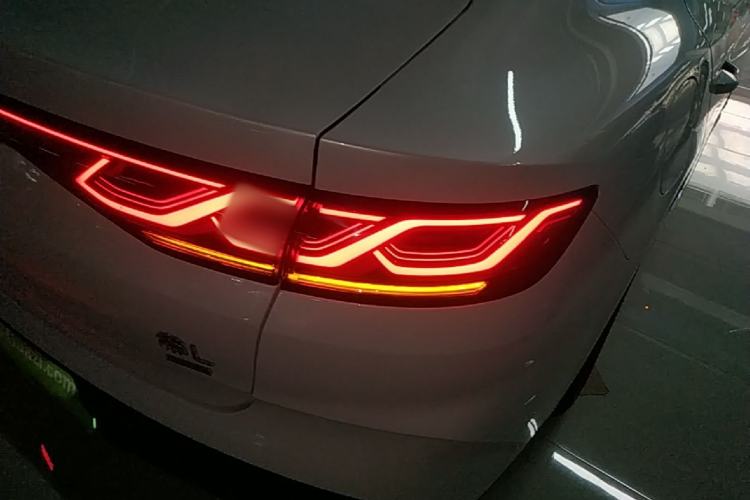 Used BYD Qin L 2025 DM-i Smart Drive 80KM Leading Model Right Rear Taillight