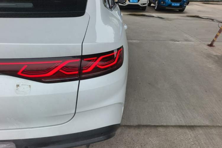 Used BYD Qin L 2025 DM-i Smart Drive 80KM Superior Model Right Rear Taillight