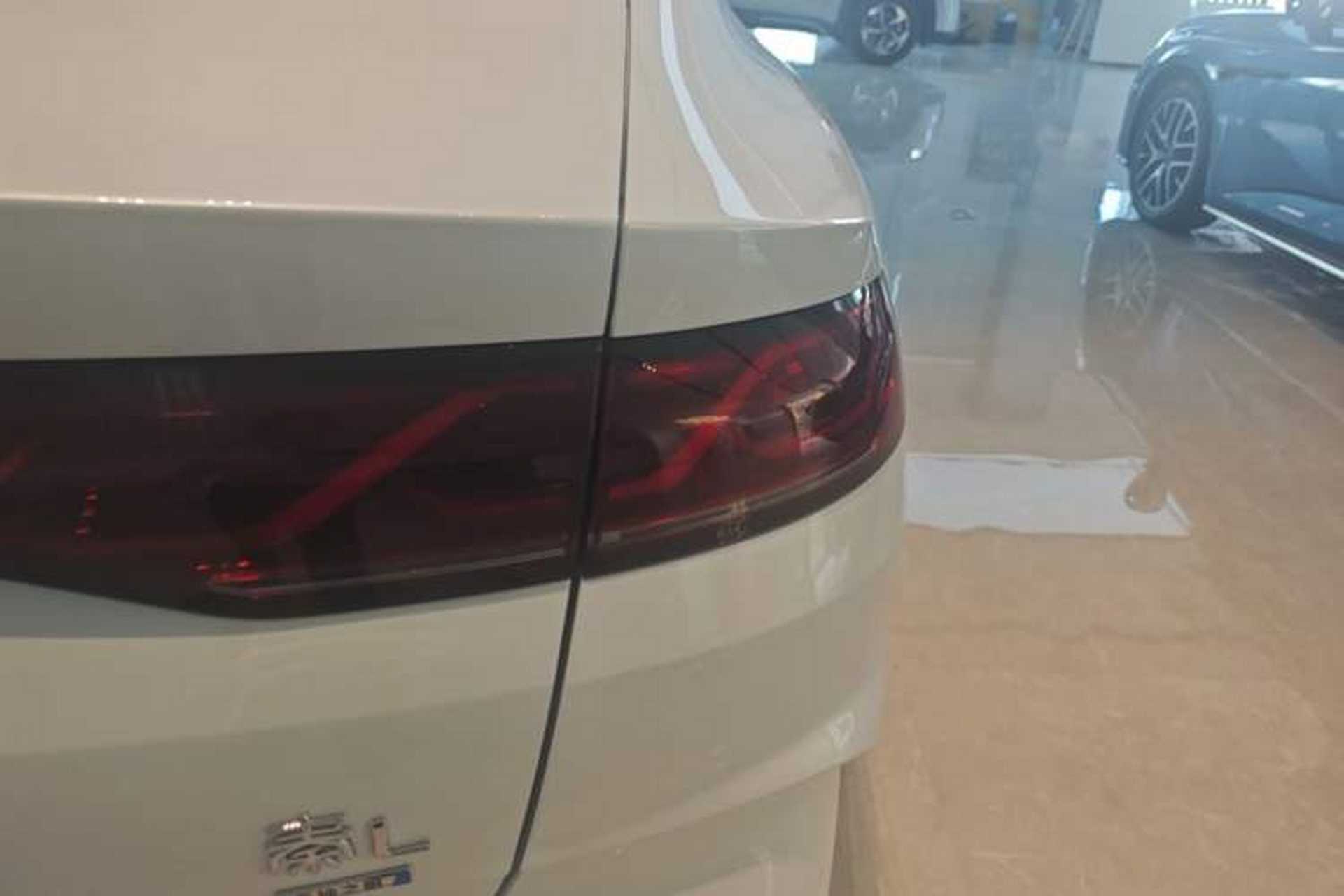 Used BYD Qin L 2025 DM-i Smart Drive 120KM Superior Model Right Rear Taillight