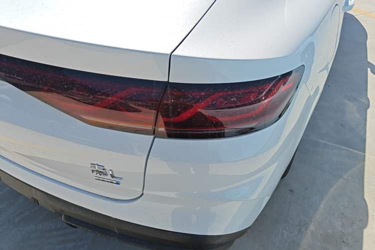 Used BYD Qin L 2025 DM-i Smart Drive 80KM Superior Model Right Rear Taillight
