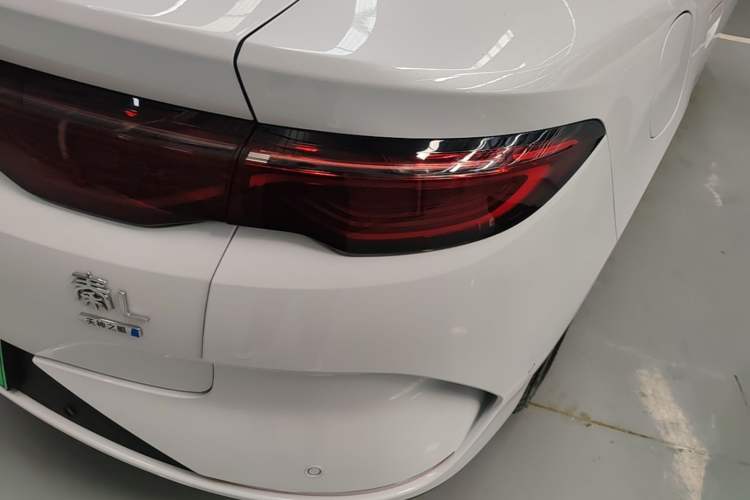 Used BYD Qin L 2025 EV 545KM Beyond Version Right Rear Taillight