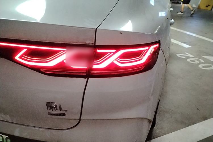 Used BYD Qin L 2025 DM-i Smart Drive 120KM Leading Model Right Rear Taillight
