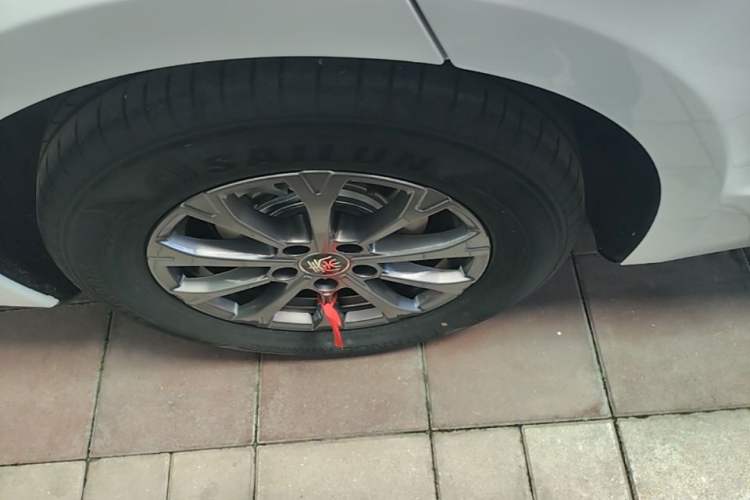 Used BYD Qin L 2025 DM-i Smart Drive 80KM Leading Model Right Rear Wheel Hub