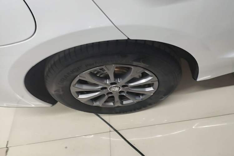 Used BYD Qin L 2025 DM-i Smart Drive 80KM Leading Model Right Rear Wheel Hub