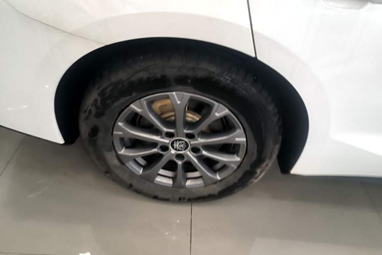 Used BYD Qin L 2025 DM-i Smart Drive 80KM Leading Model Right Rear Wheel Hub
