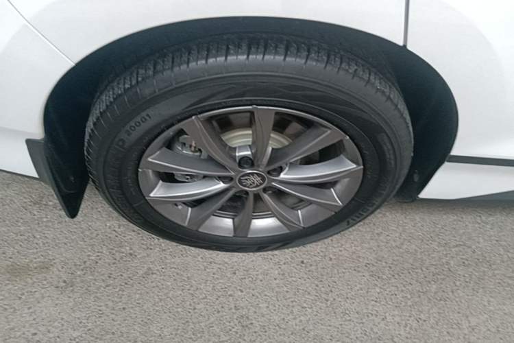 Used BYD Qin L 2025 EV 545KM Beyond Version Right Rear Wheel Hub