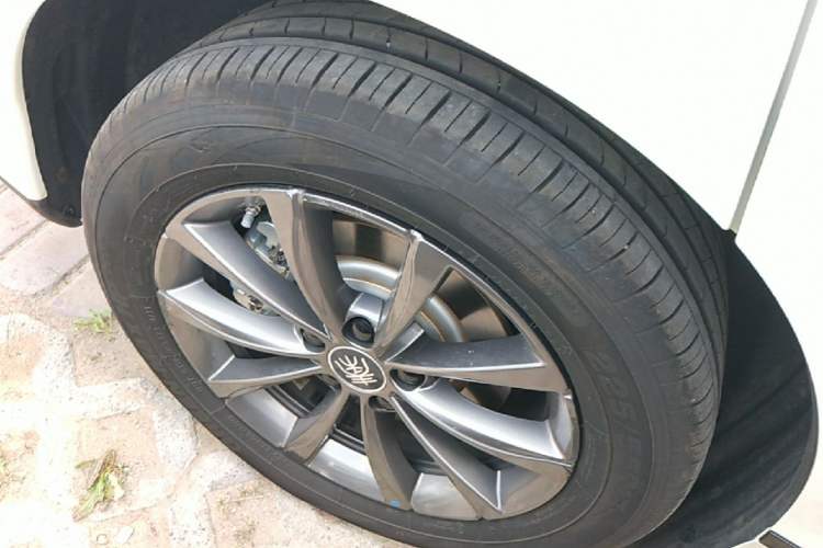 Used BYD Qin L 2025 EV 545KM Beyond Version Right Rear Wheel Hub