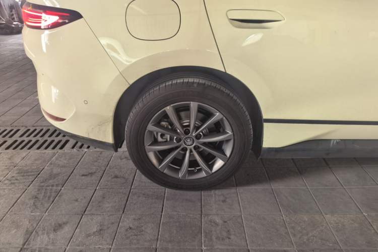 Used BYD Qin L 2025 EV 545KM Beyond Version Right Rear Wheel Hub