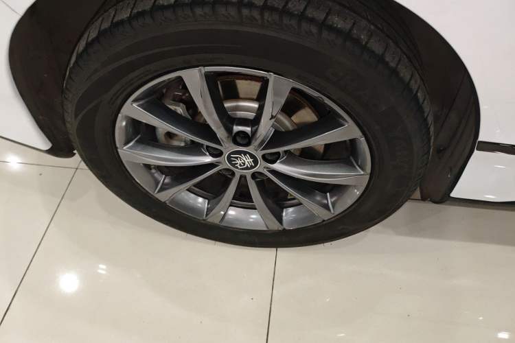 Used BYD Qin L 2025 EV 545KM Beyond Version Right Rear Wheel Hub
