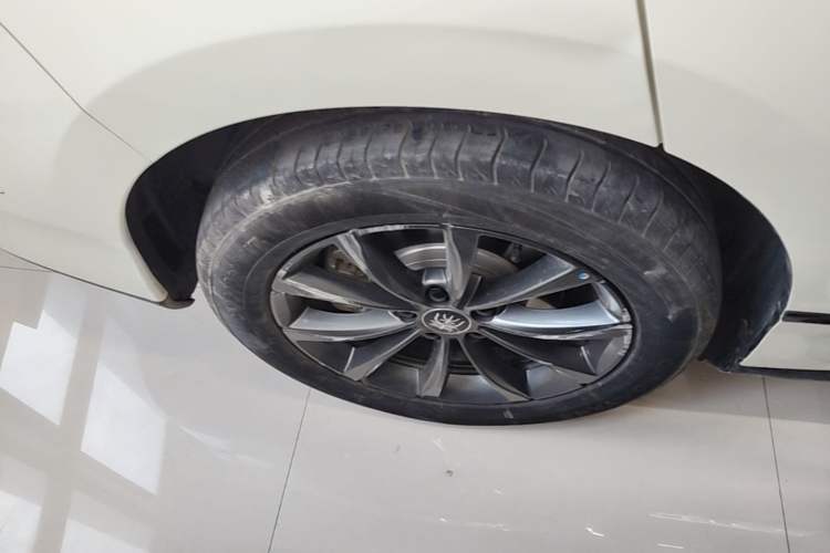 Used BYD Qin L 2025 EV 545KM Beyond Version Right Rear Wheel Hub