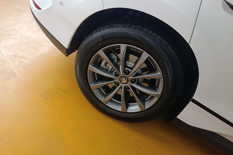 Used BYD Qin L 2025 EV 545KM Beyond Version Right Rear Wheel Hub