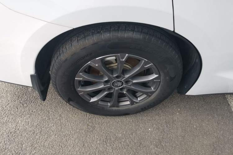 Used BYD Qin L 2025 DM-i Smart Drive 80KM Leading Model Right Rear Wheel Hub