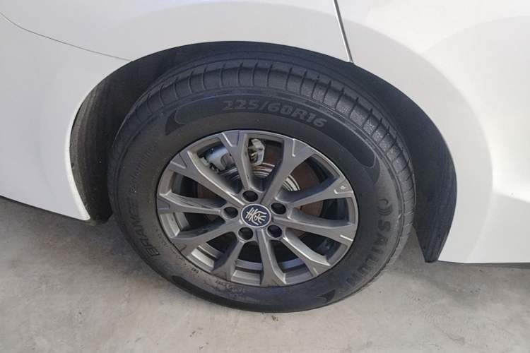Used BYD Qin L 2025 DM-i Smart Drive 80KM Leading Model Right Rear Wheel Hub