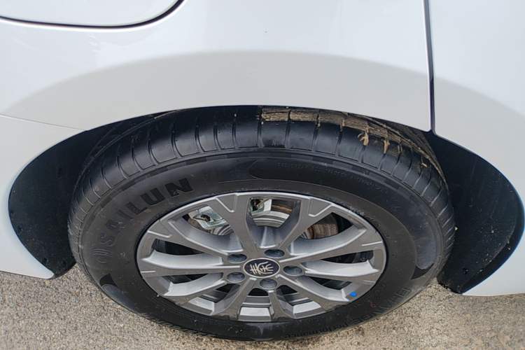 Used BYD Qin L 2025 DM-i Smart Drive 80KM Leading Model Right Rear Wheel Hub