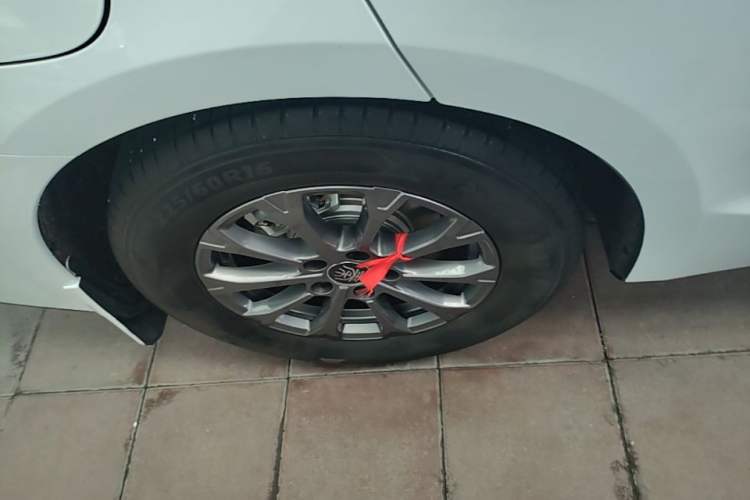 Used BYD Qin L 2025 DM-i Smart Drive 80KM Leading Model Right Rear Wheel Hub