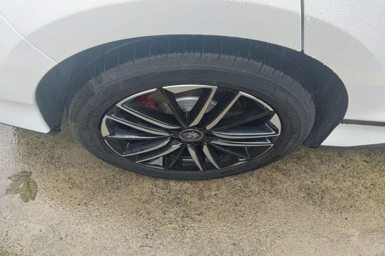Used BYD Qin L 2025 EV 545KM Cloud Suspension Edition Right Rear Wheel Hub